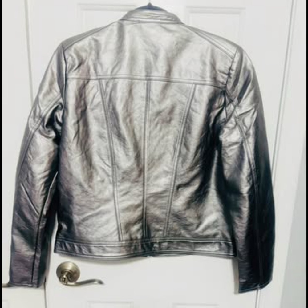 New, Simply Vera silver jacket.